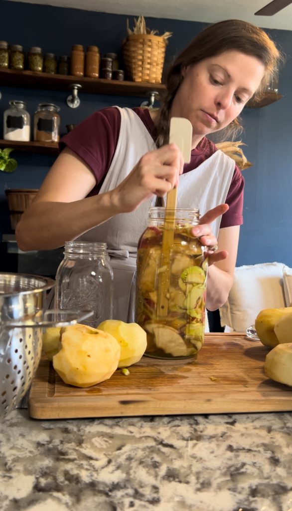 agitating apple scraps