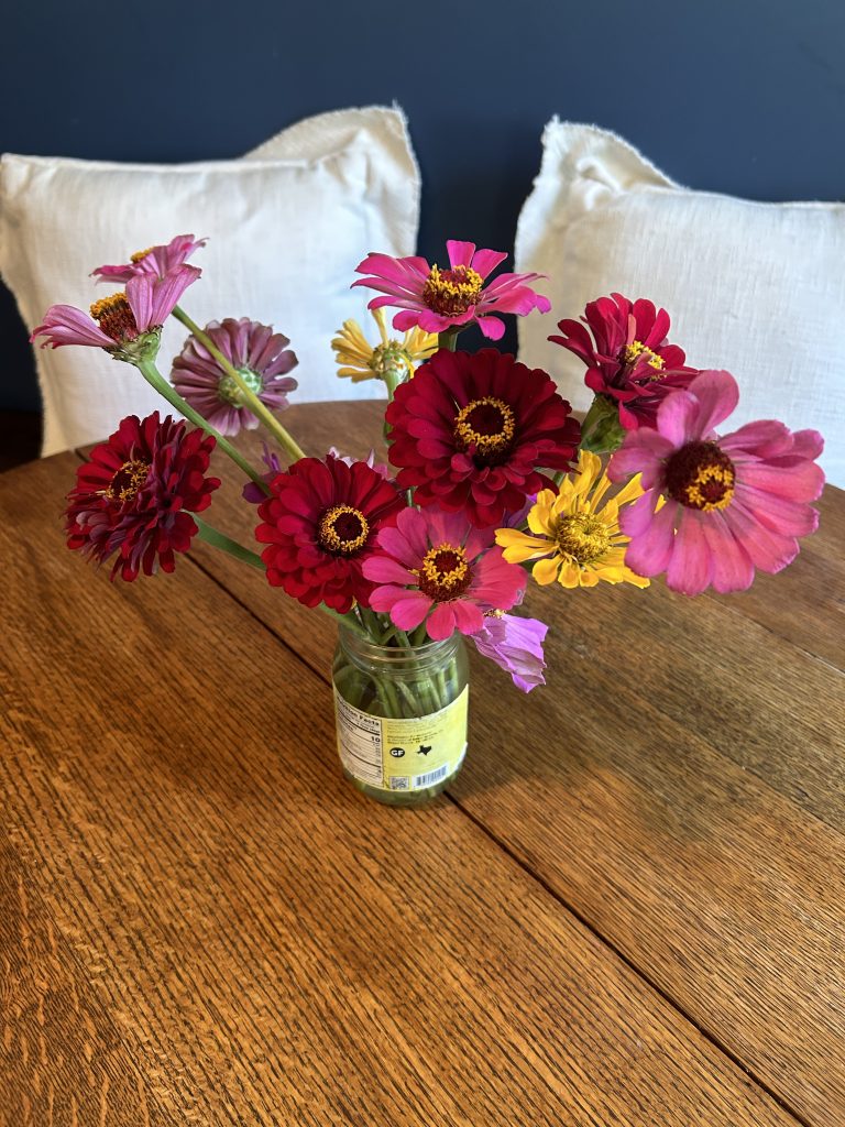 beautiful zinnia bouquet